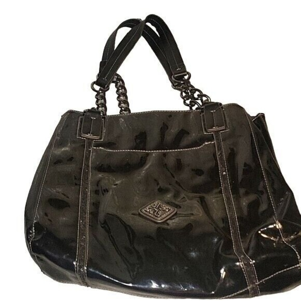 VERA WANG Patent Leather Bag Chain Leather Handles Snap Closure Pockets Designer